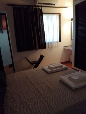 2 chambres, lit parapluie, Wi-Fi gratuit, draps fournis