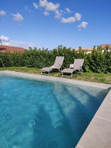 SEPARATE GROUND FLOOR IN VILLA WITH PRIVATE POOL