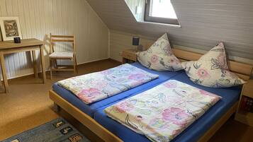 1 chambre, fer et planche Ă repasser, Wi-Fi gratuit, draps fournis