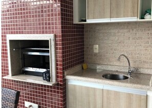 Private kitchen - COME LIVE YOUR DREAM - 190 SQM APARTMENT - RIVIERA DE SÃO LOURENÇO (SP)