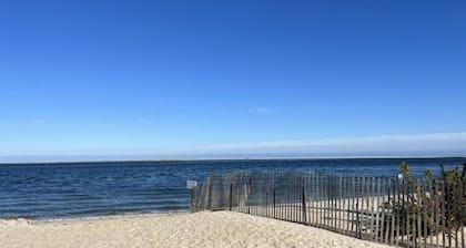 Chatham Luxury! WALK to beach