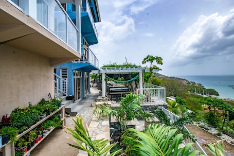 Terrace/patio. Luxurious one bedroom cottage