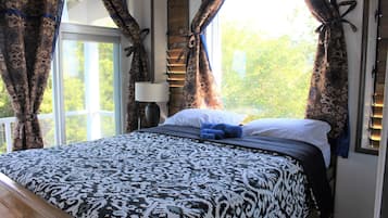 1 bedroom, in-room safe, iron/ironing board, free WiFi