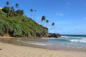 On the beach - Serendip Villa   Holiday Home (matara talalla beach)