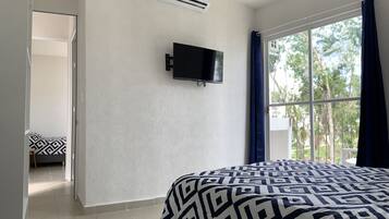 2 bedrooms, iron/ironing board, free WiFi, bed sheets
