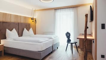 Habitación doble clásica | Caja de seguridad en la habitación, escritorio y insonorización