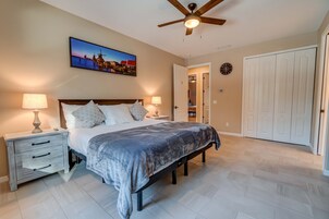 Minibar, in-room safe, laptop workspace, blackout drapes