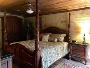 2 bedrooms, pillowtop beds, desk, iron/ironing board