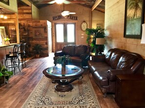 Smart TV, fireplace, books, stereo