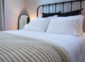 4 chambres, fer et planche à repasser, Wi-Fi gratuit, draps fournis