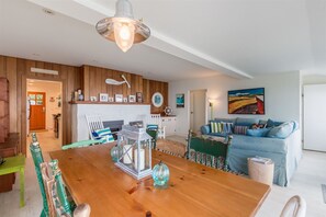 Living area - Perfectly Chic Waterfront Cottage Top Floor (Roberts Creek)