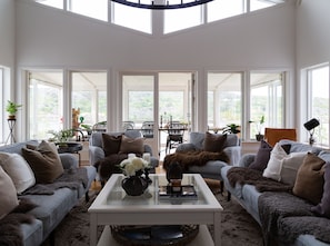 TV, fireplace, stereo