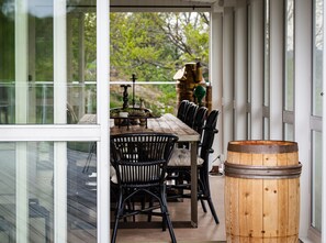 Outdoor dining - Exclusive house with private boathouse (Västra Götalands län)