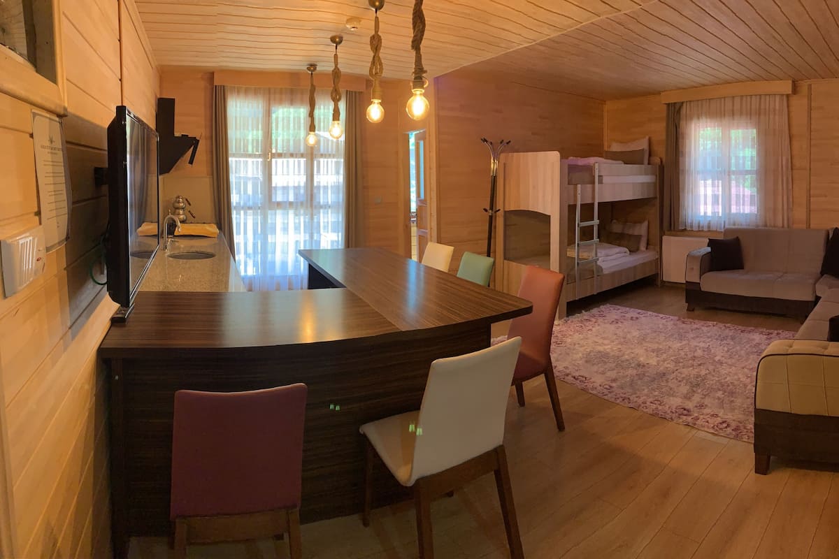 Suite Deluxe, 1 chambre, balcon, vue sur la montagne | 1 chambre, literie de qualité, couette en duvet, bureau