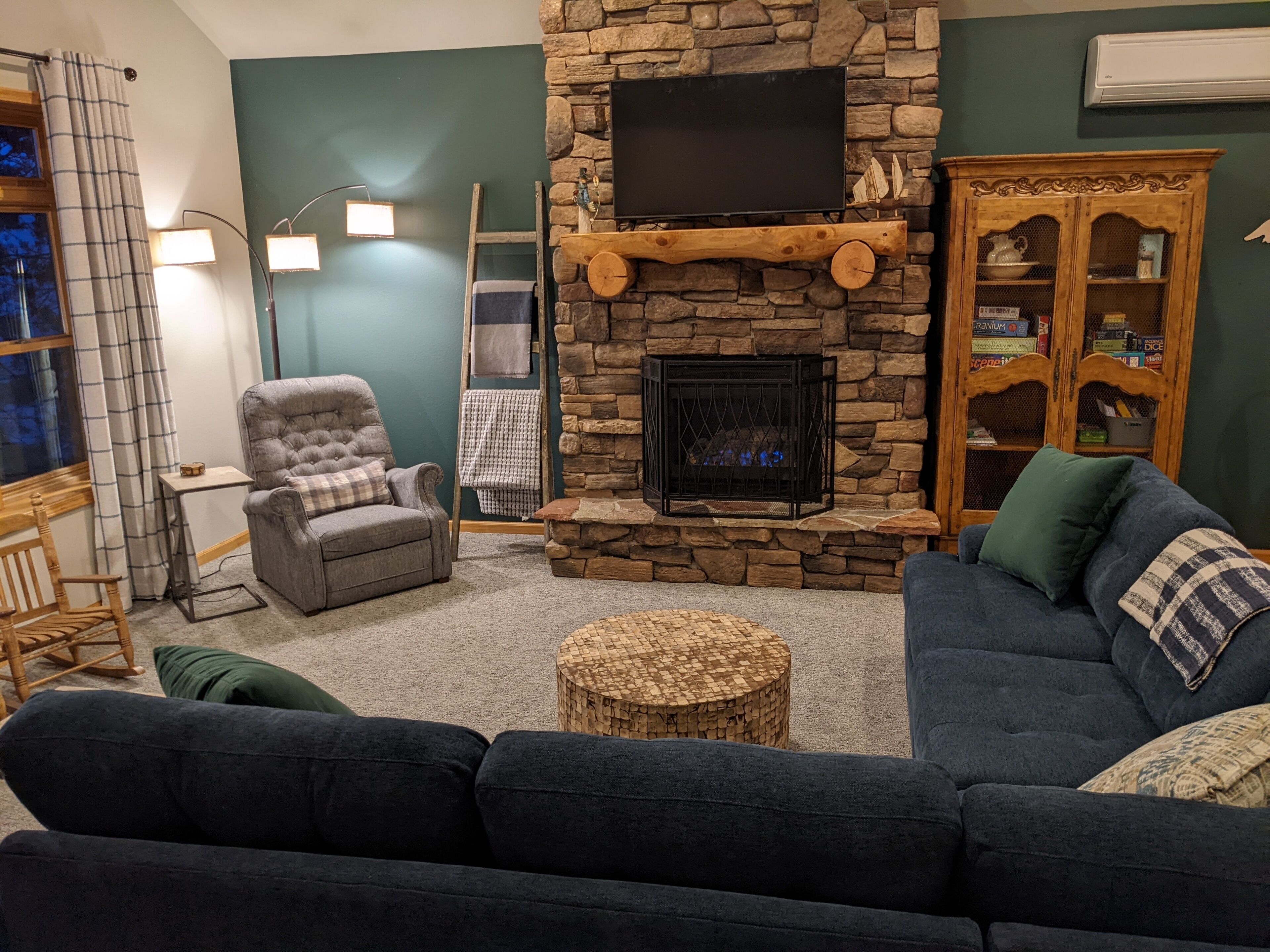 智能电视、壁炉、游戏机、Netflix