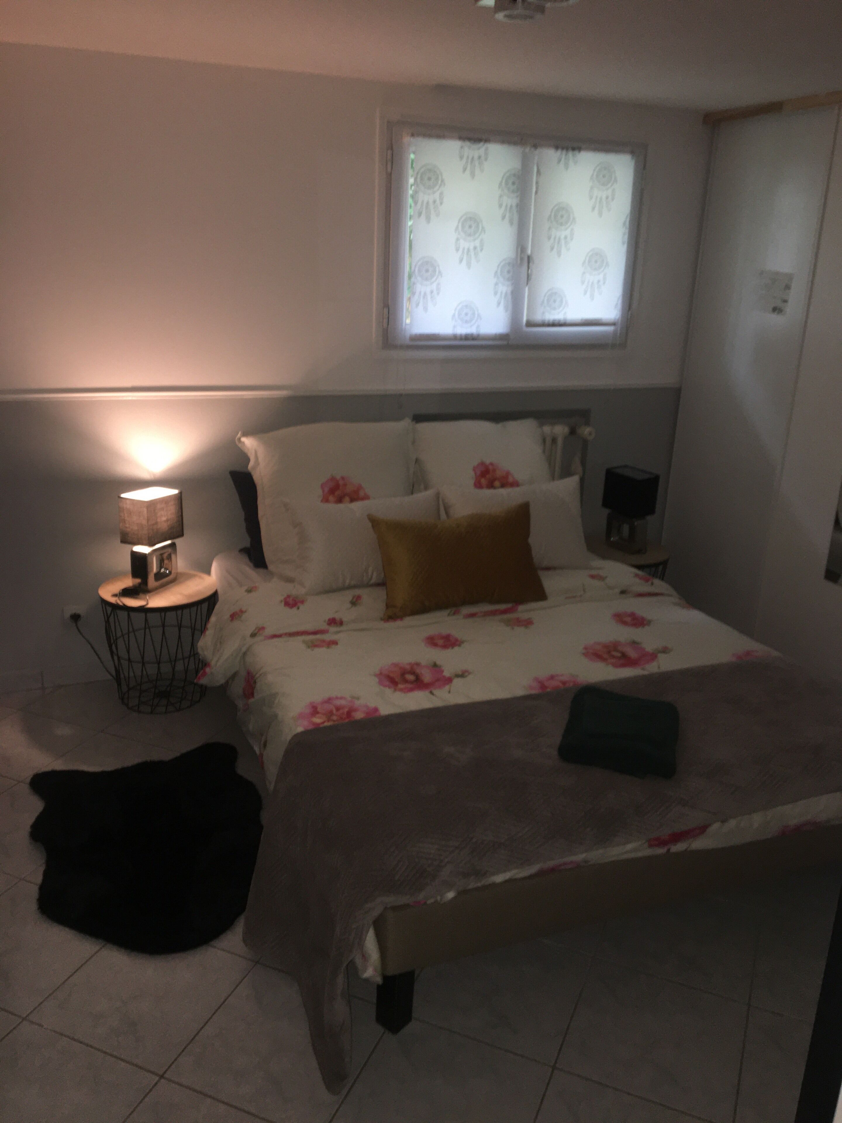 1 bedroom, desk, travel crib, free WiFi