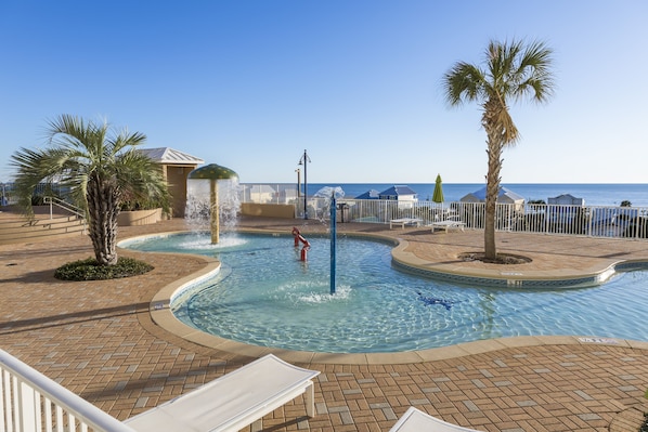 Piscina all'aperto, una piscina riscaldata