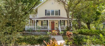 Boho getaway - walkable to downtown Fort Myers!