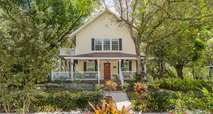 Boho getaway - walkable to downtown Fort Myers!