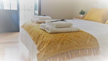 2 dormitoris, escriptori, wifi gratuïta i roba de llit