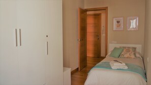 3 habitaciones, escritorio, wifi gratis y ropa de cama 