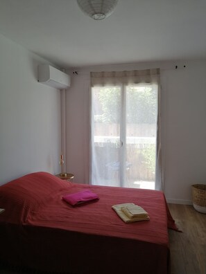 2 habitaciones, tabla de planchar con plancha y wifi gratis 