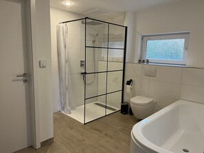 Badewanne, Haartrockner