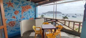 Cozy Apartment with Terrace Sea View