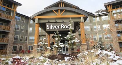 2 Bedrooms Sleeps 4 Adults l A/C