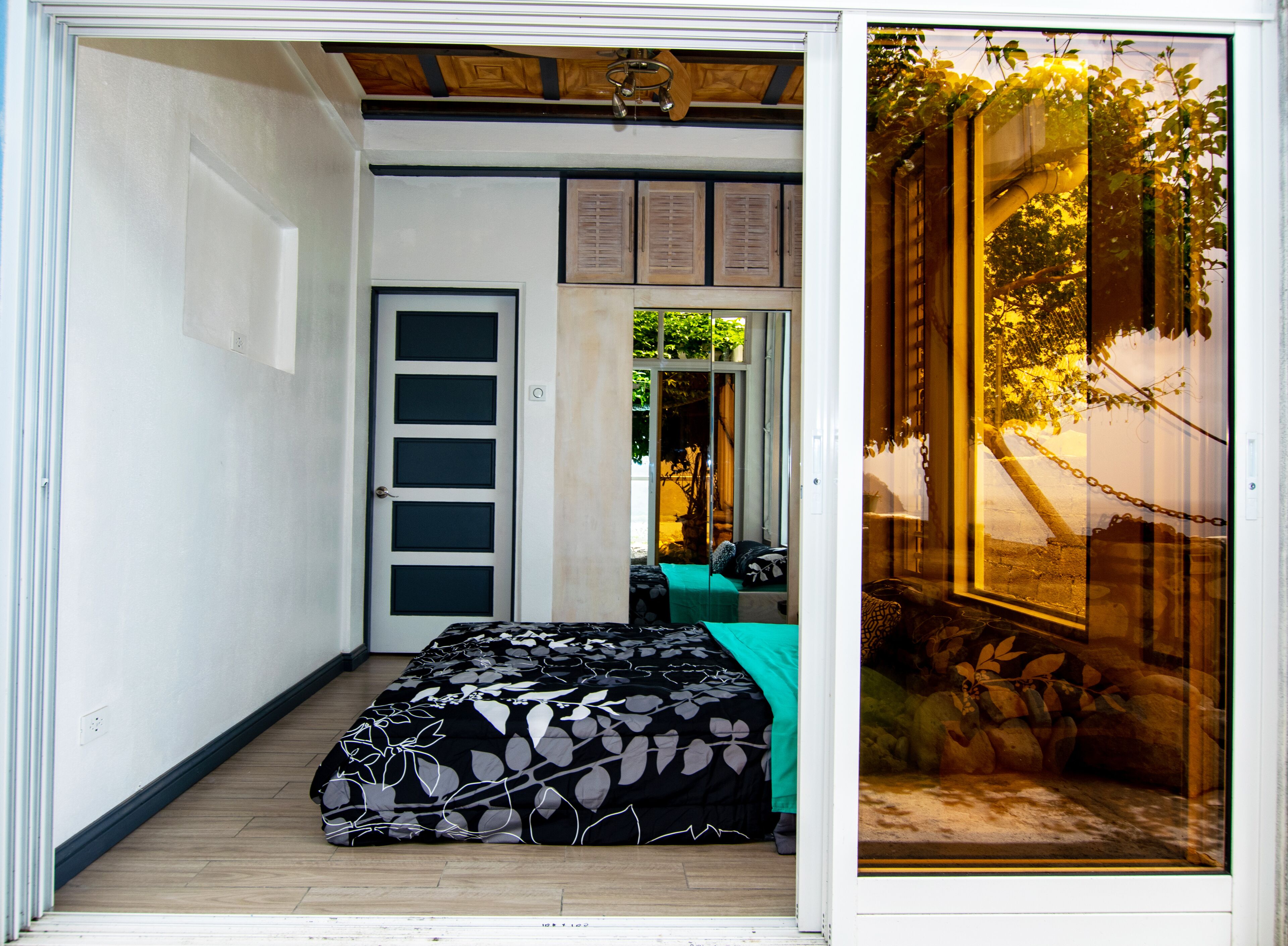 1 chambre, coffres-forts dans les chambres, fer et planche à repasser