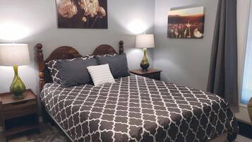 5 bedrooms, iron/ironing board, WiFi (free), bed sheets