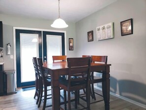Dining - House Around the Corner (Bloomington)
