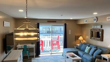 Smart TV, table tennis