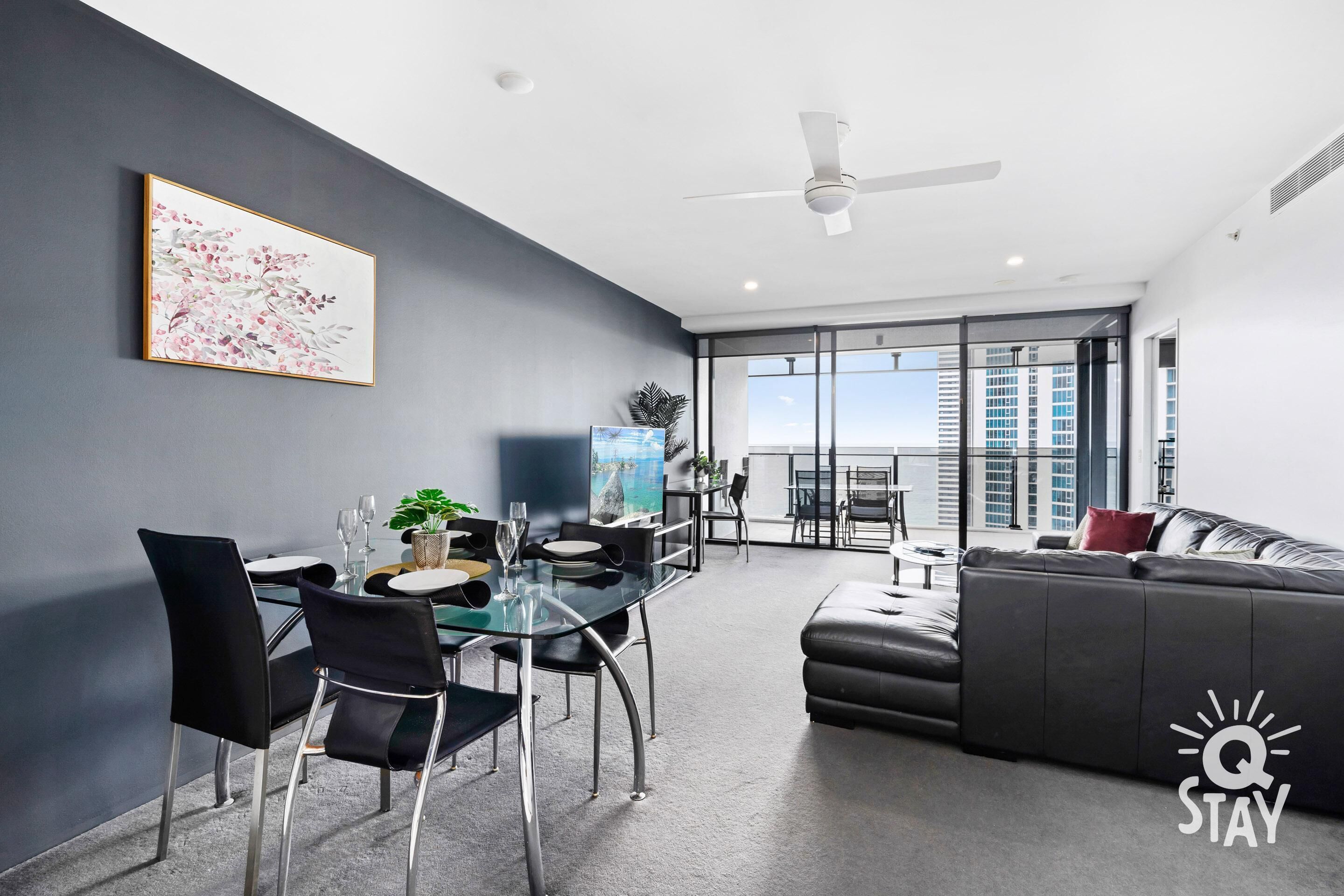 ♦️Circle On Cavill – 1 Bedroom SPA + Study Ocean View — Q Stay