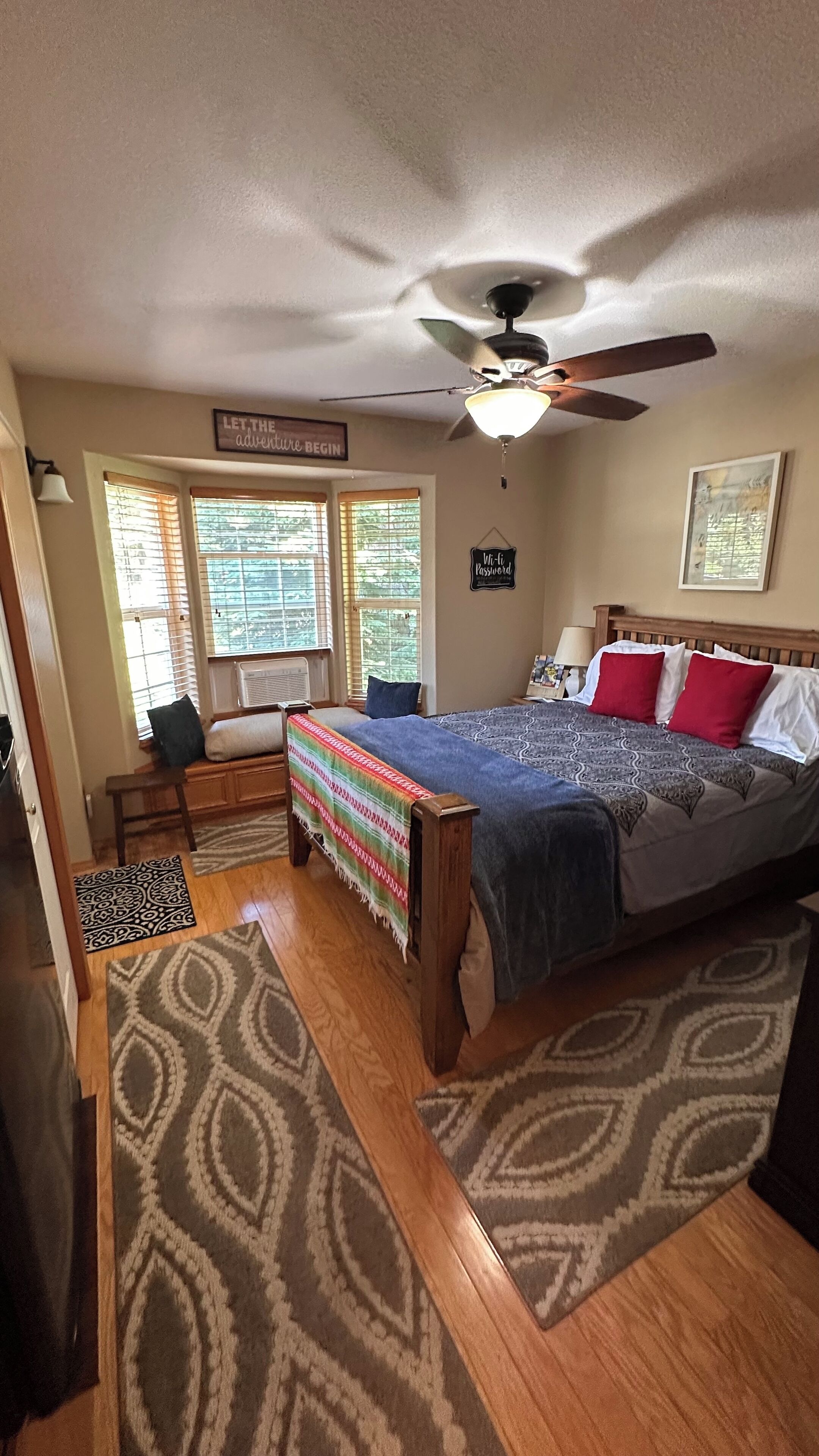 1 chambre, bureau, fer et planche à repasser, Wi-Fi gratuit