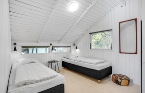 3 bedrooms, travel cot, free WiFi