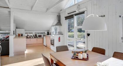 Awesome home in Glesborg with sauna