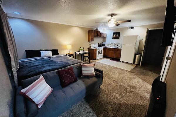 1 chambre, bureau, fer et planche à repasser, accès au Wi-Fi (inclus)