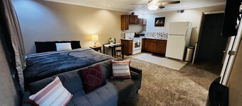 Spacious & Modern studio in the Heart of Roseville 