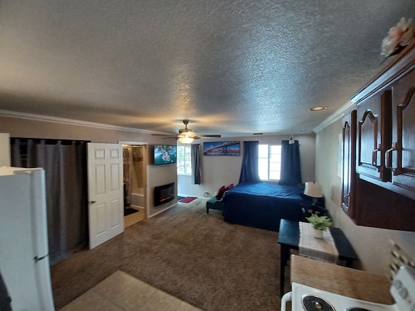 1 bedroom, desk, iron/ironing board, free WiFi