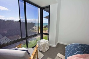 2 bedrooms, iron/ironing board, WiFi, bed sheets - Absolute beachfront 2 bedroom unit Sandy Feet 3 (Semaphore Park)