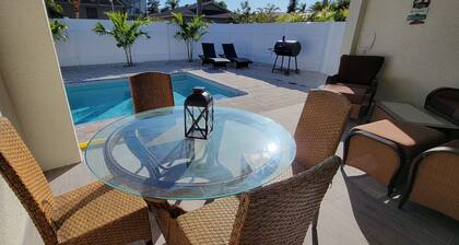 Spacious 6bdr/5bath Vacation Home 1 mi to beach