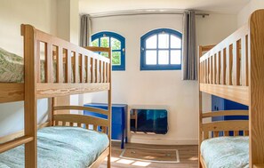 1 bedroom, travel crib, free WiFi, bed sheets