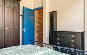 1 bedroom, travel crib, free WiFi, bed sheets