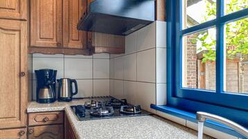 Réfrigérateur, plaque de cuisson, lave-vaisselle, cafetiÚre/bouilloire