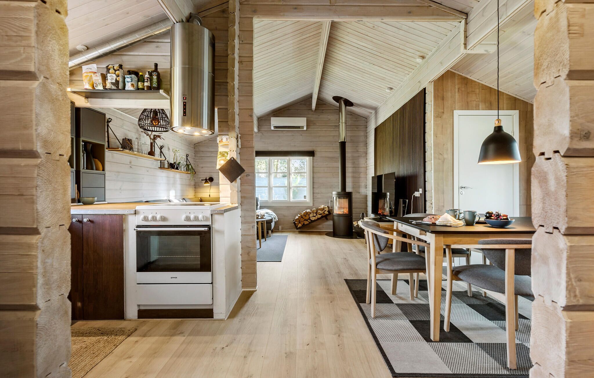 Réfrigérateur, surface de cuisson, lave-vaisselle, cafetière-théière