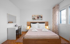 2 bedrooms, free WiFi, bed sheets