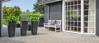 Stunning home in Oksbøl with kitchen