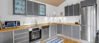 Stunning home in Oksbøl with kitchen
