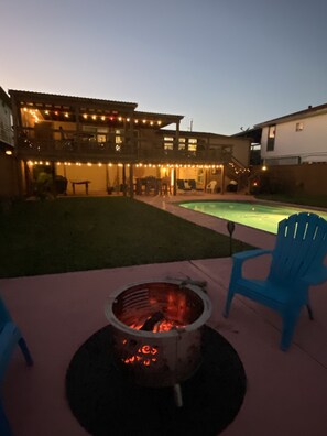 Terrace/patio - Waterfront Oasis with private pool, Hot tub and 200 ft. Lighted fishing pier (San Leon)